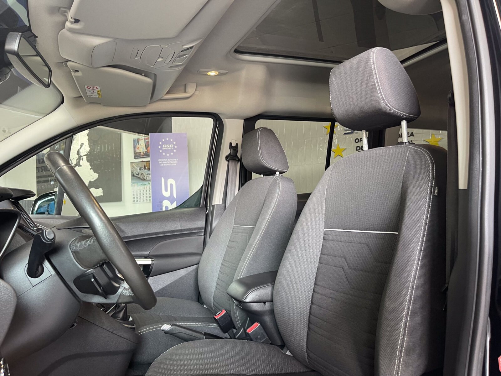 FORD Grand Tourneo 1.5 Tdci Titanium 