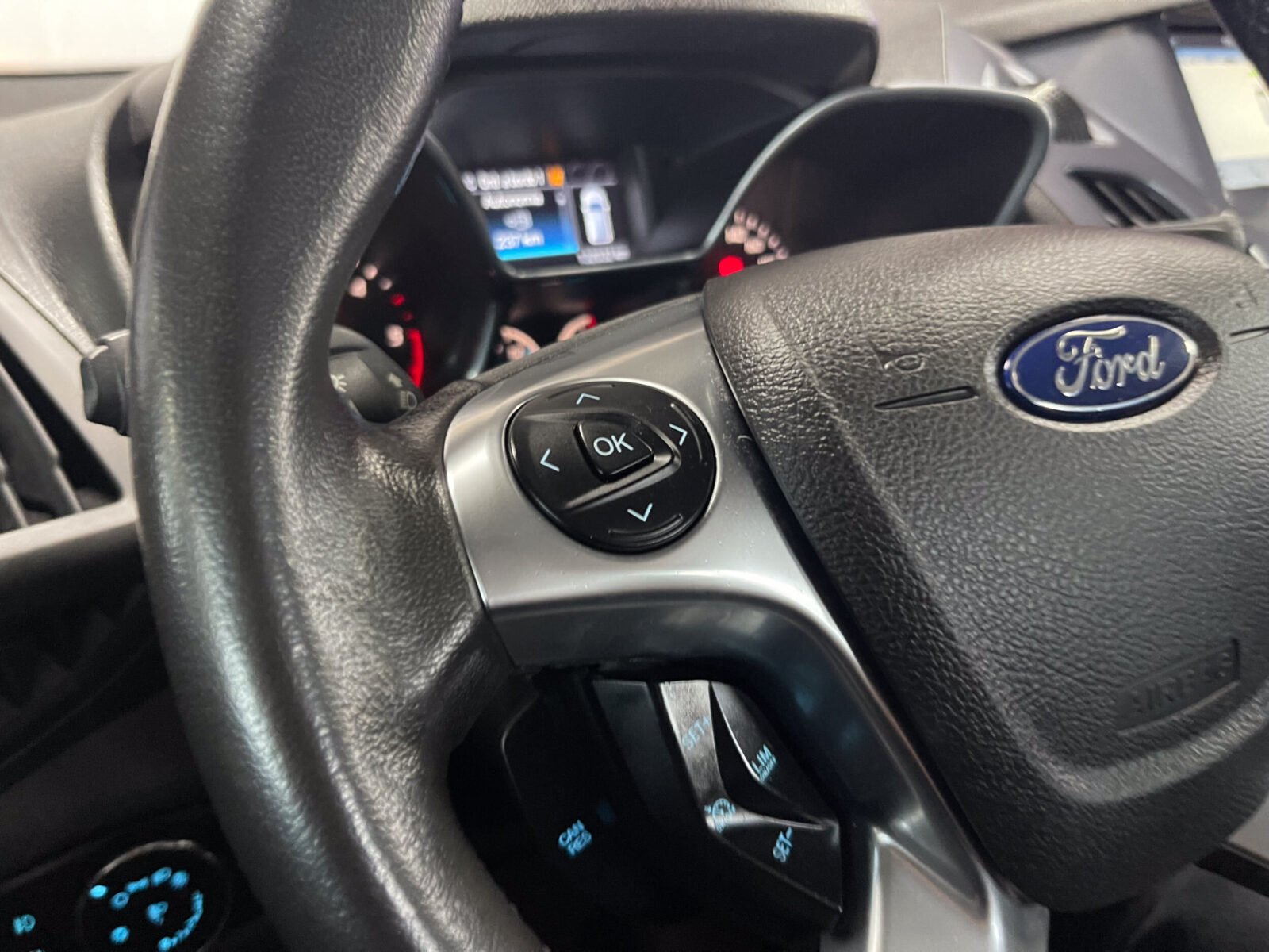 FORD Grand Tourneo 1.5 Tdci Titanium 