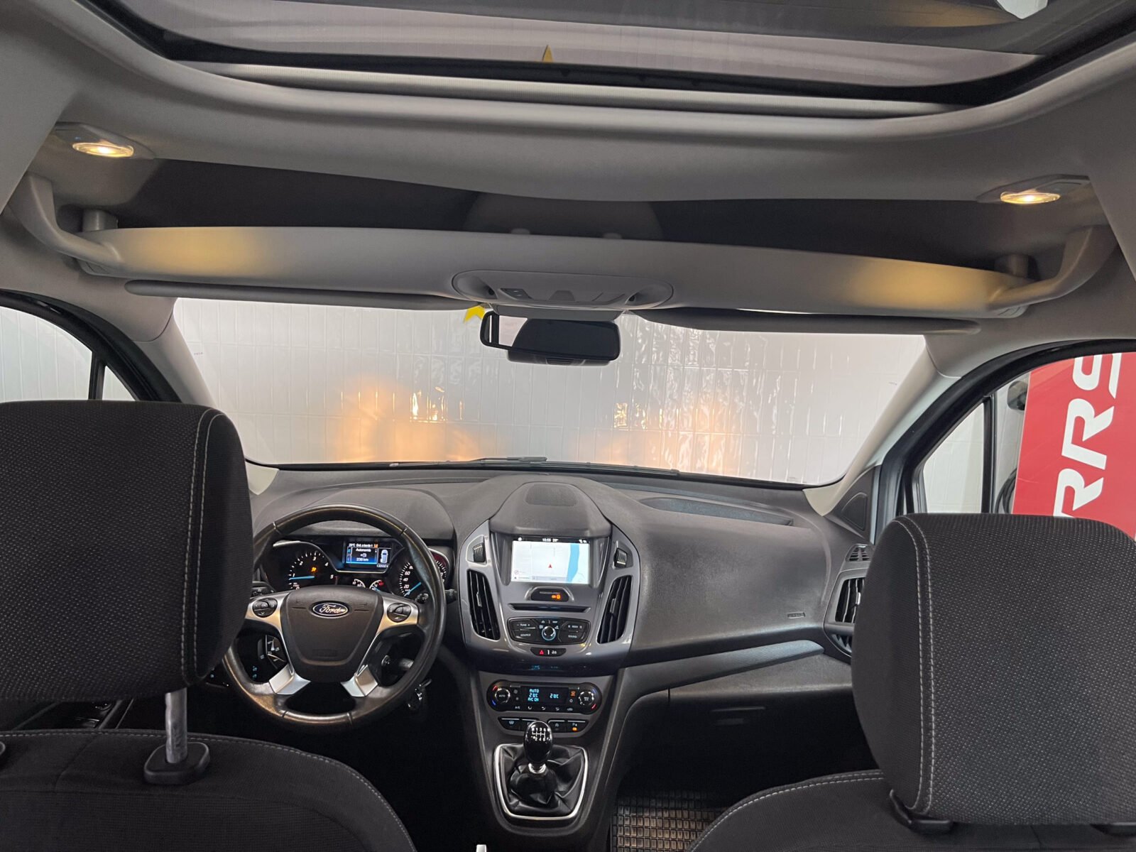FORD Grand Tourneo 1.5 Tdci Titanium 
