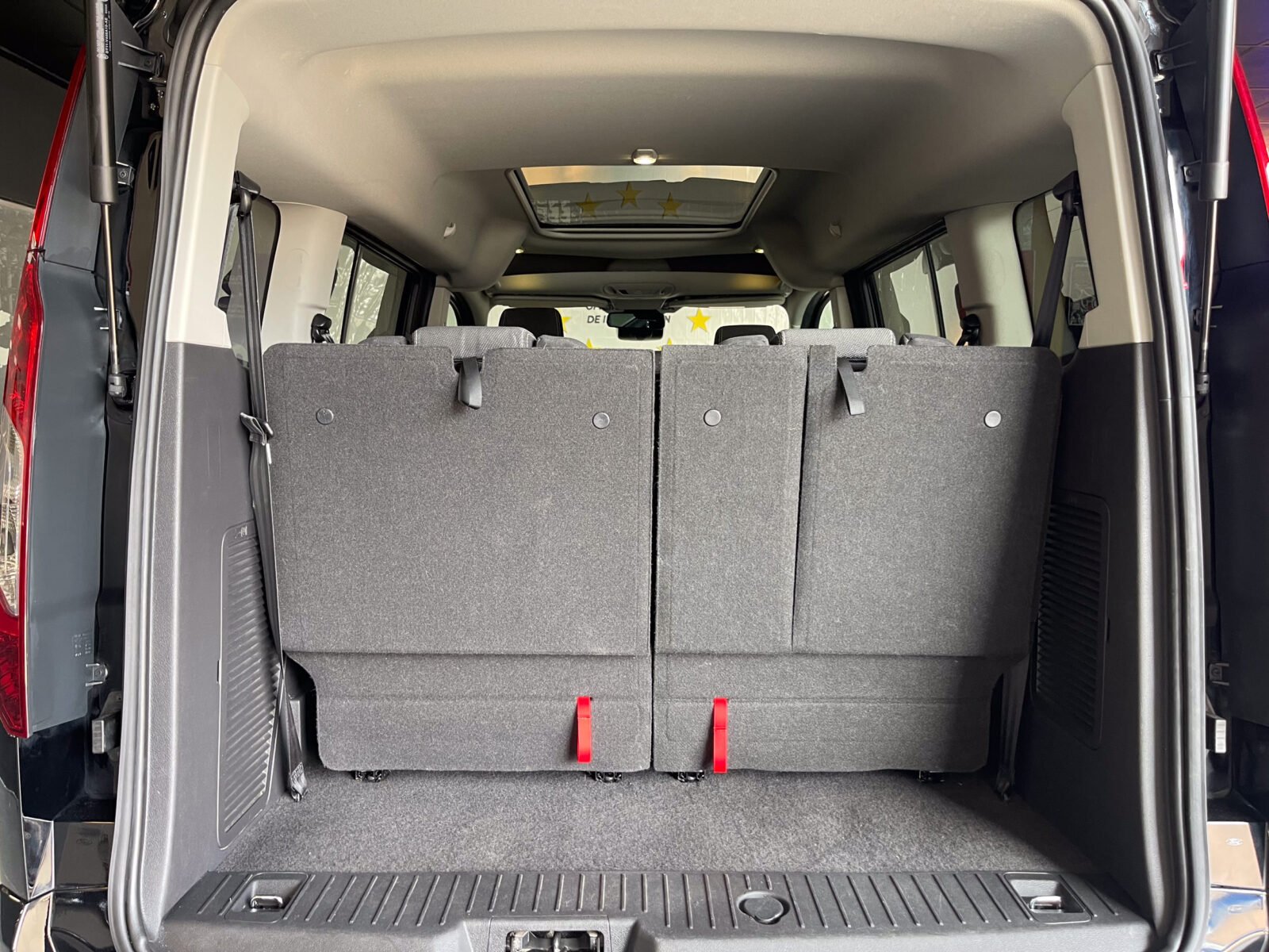 FORD Grand Tourneo 1.5 Tdci Titanium 