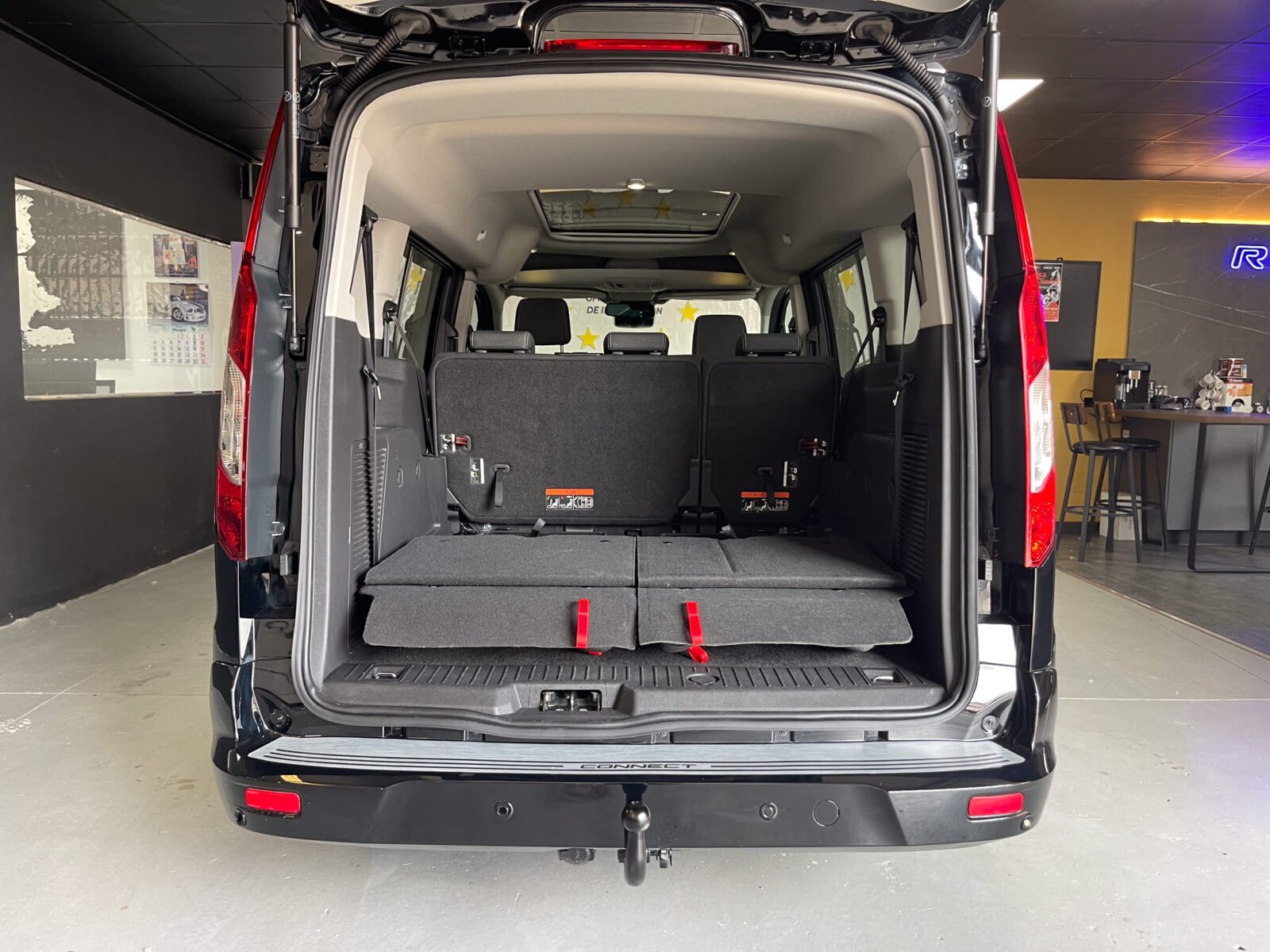 FORD Grand Tourneo 1.5 Tdci Titanium 