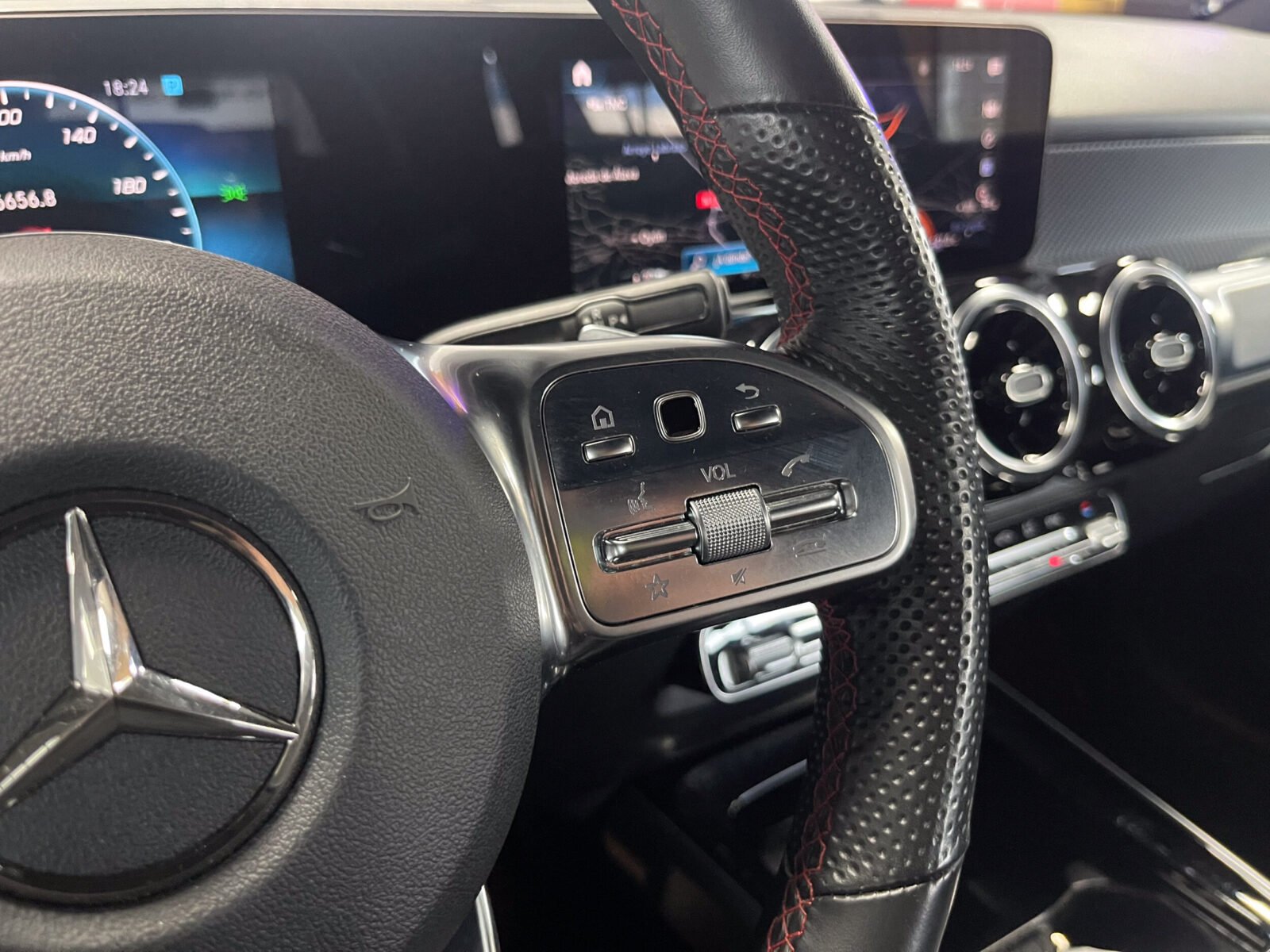 MERCEDES-BENZ 200 d AMG