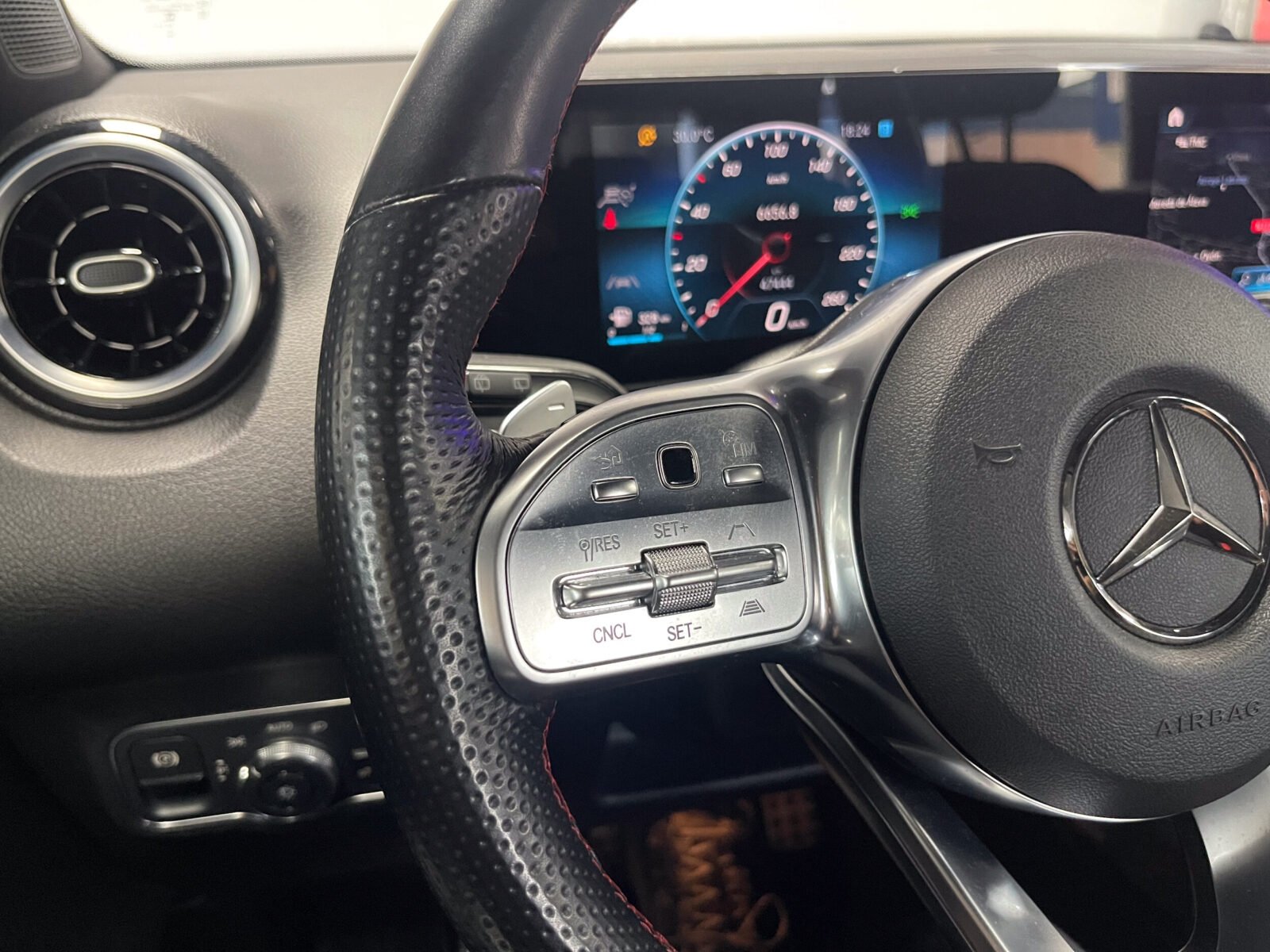 MERCEDES-BENZ 200 d AMG
