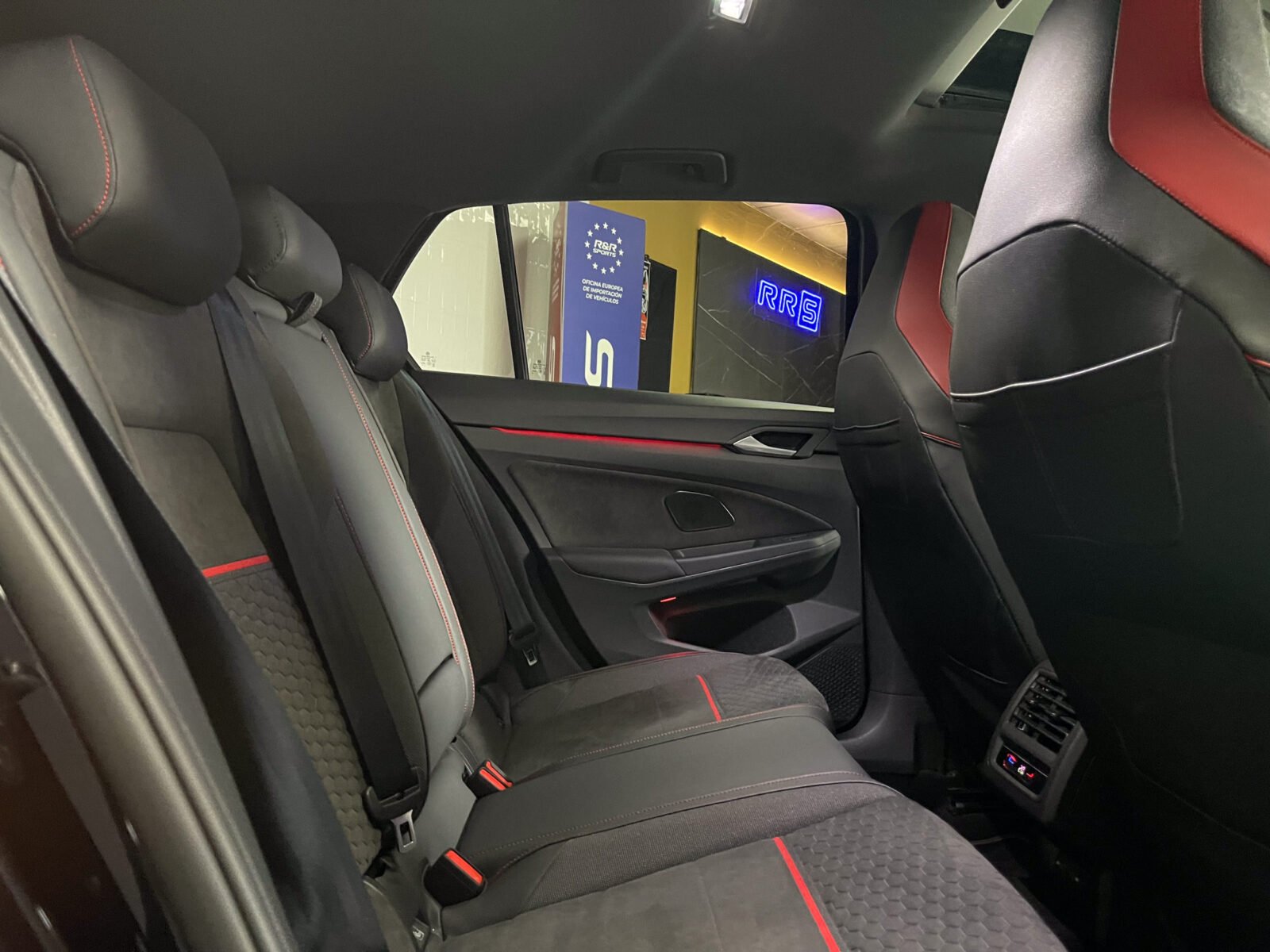 VOLKSWAGEN Golf GTI CLUBSPORT