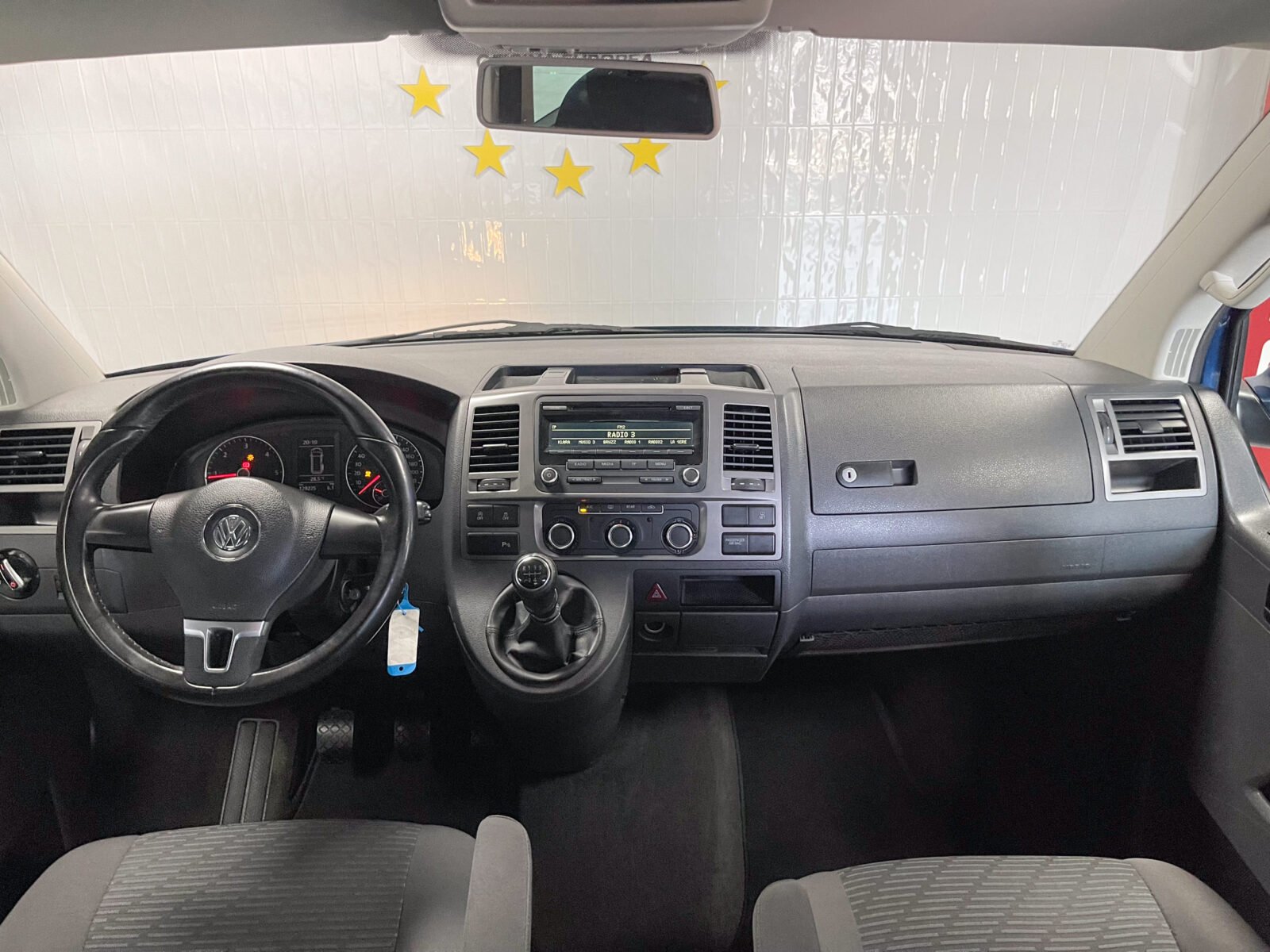 VOLKSWAGEN Multivan T5 2.0 TDI BLUEMOTION 