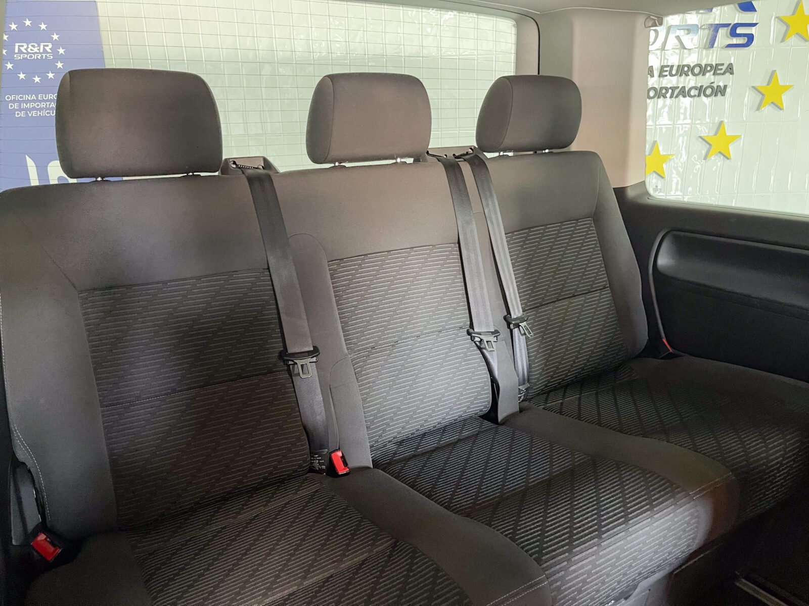 VOLKSWAGEN Multivan T5 2.0 TDI BLUEMOTION 