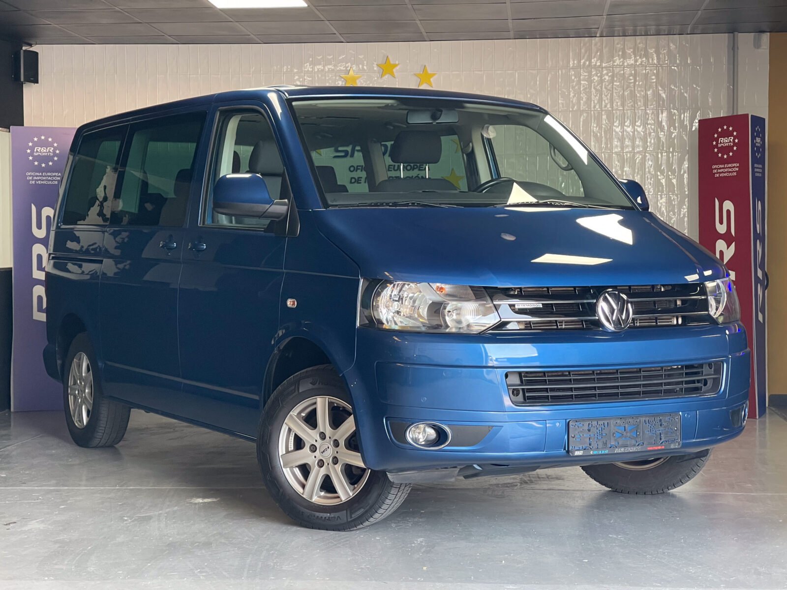 VOLKSWAGEN Multivan T5 2.0 TDI BLUEMOTION 