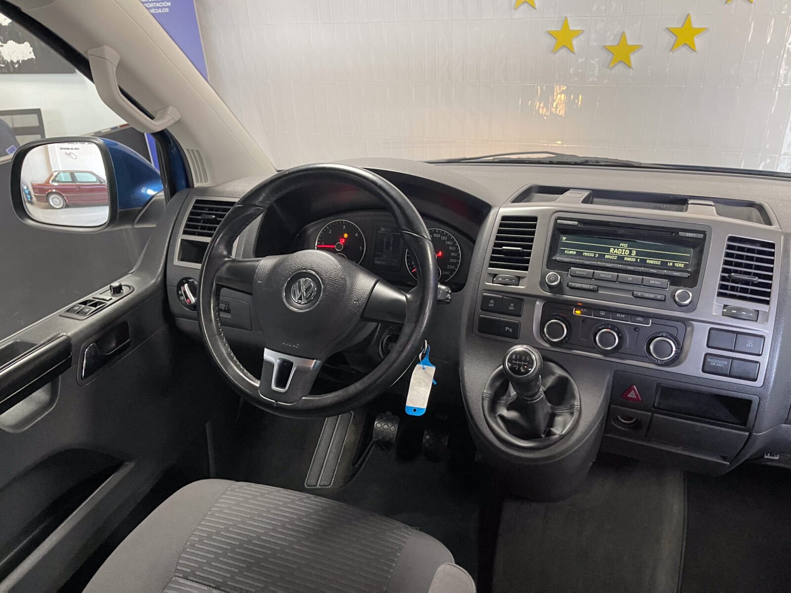 VOLKSWAGEN Multivan T5 2.0 TDI BLUEMOTION 