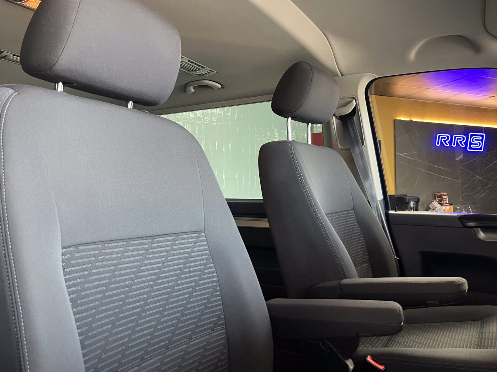 VOLKSWAGEN Multivan T5 2.0 TDI BLUEMOTION 