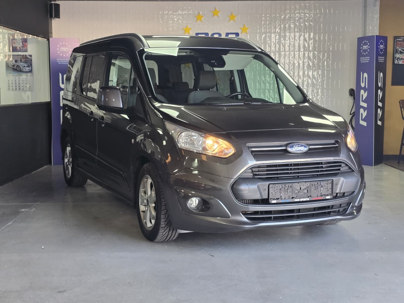 FORD Grand Tourneo titanium