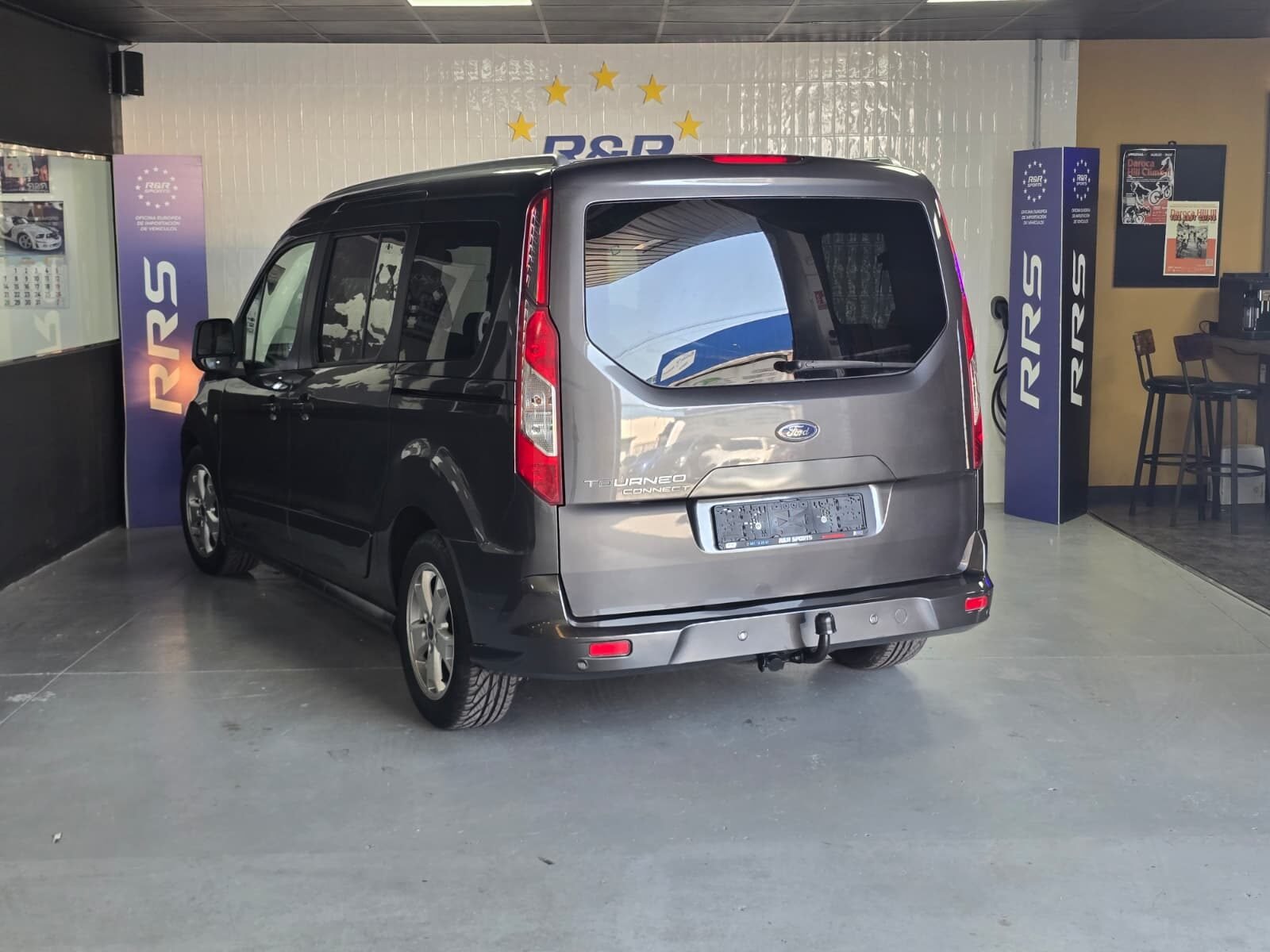 FORD Grand Tourneo titanium