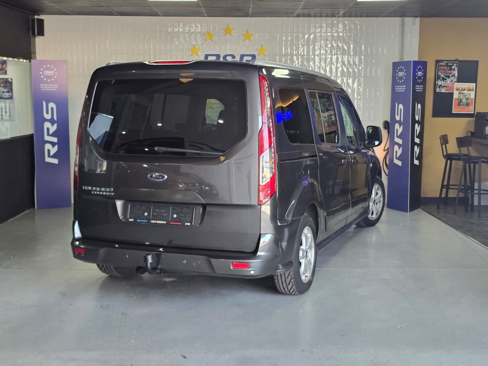 FORD Grand Tourneo titanium