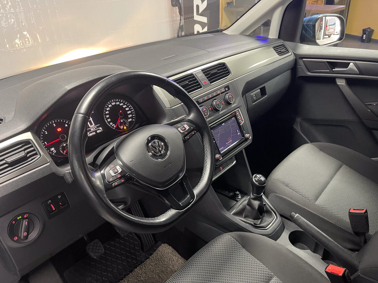 VOLKSWAGEN Caddy 2.0 TDI BEACH