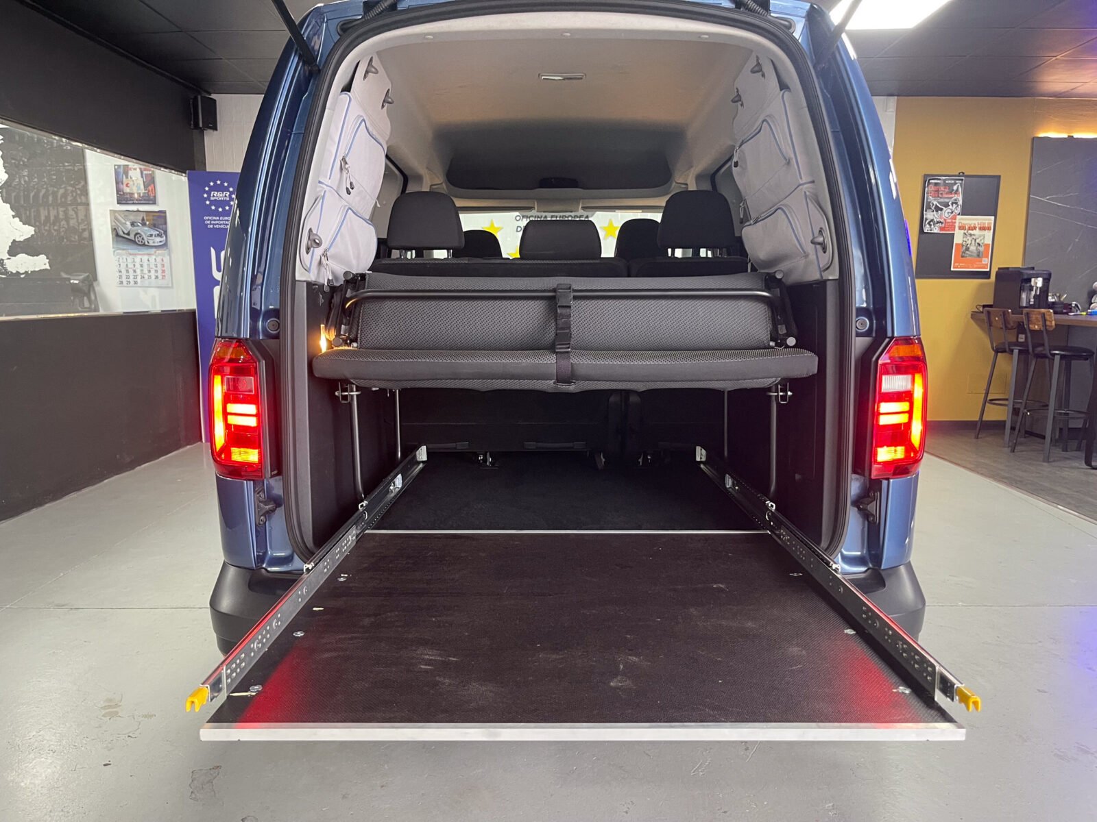 VOLKSWAGEN Caddy 2.0 TDI BEACH