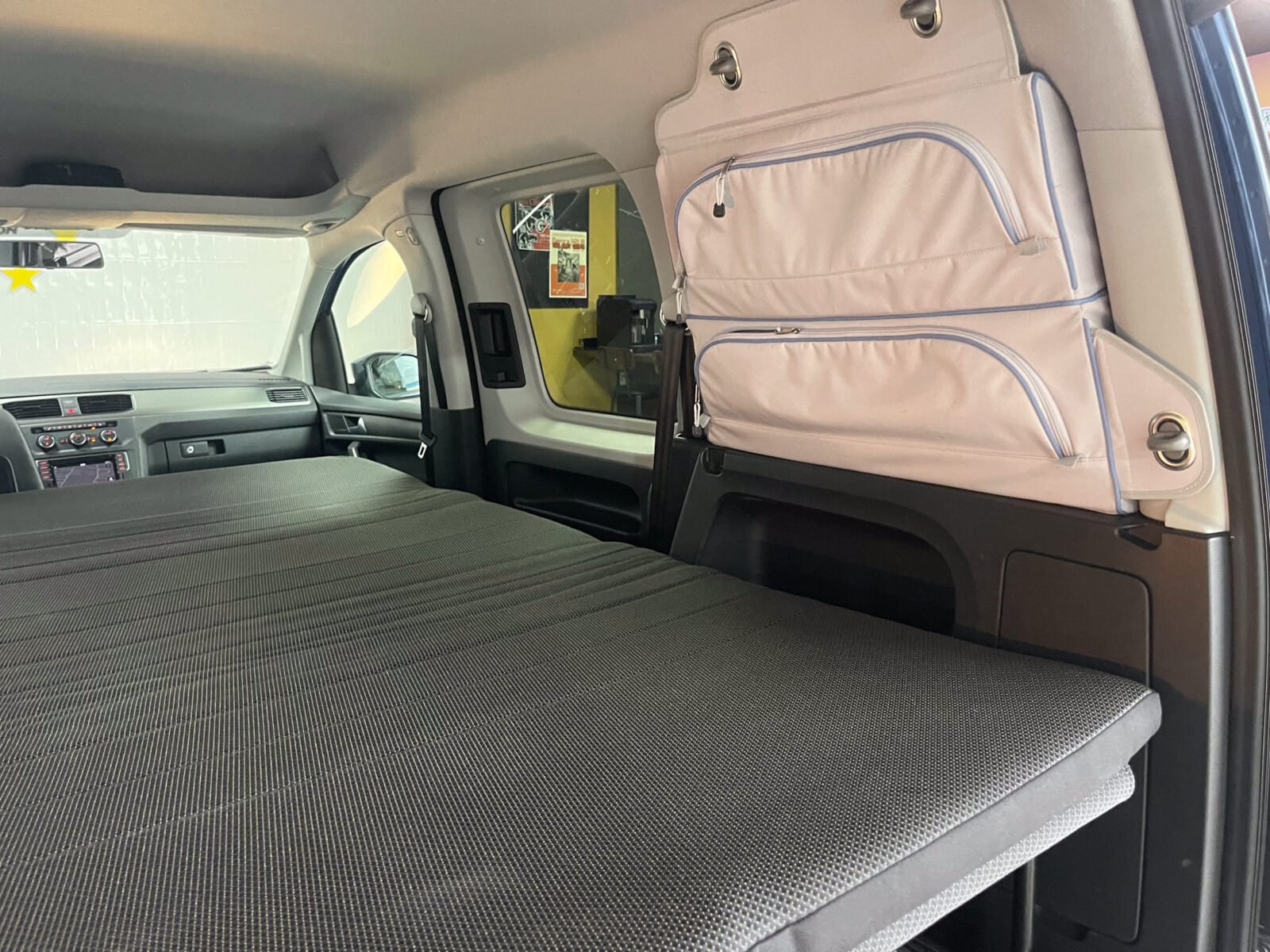 VOLKSWAGEN Caddy 2.0 TDI BEACH