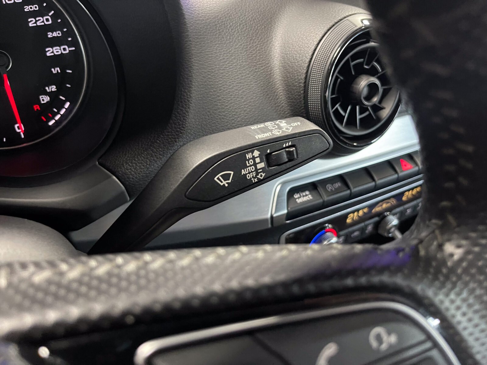 AUDI Q2 1.6 TDI Sline
