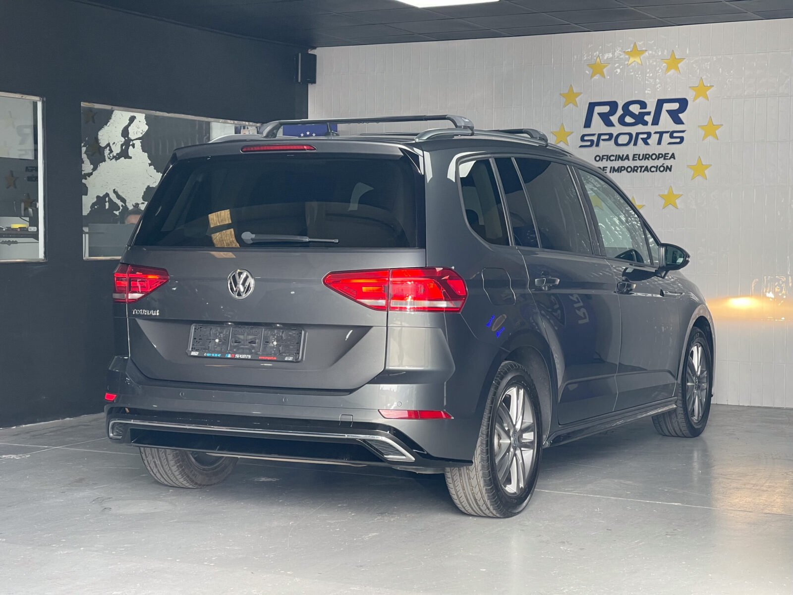 VOLKSWAGEN Touran 1.5 TSI DSG Sport