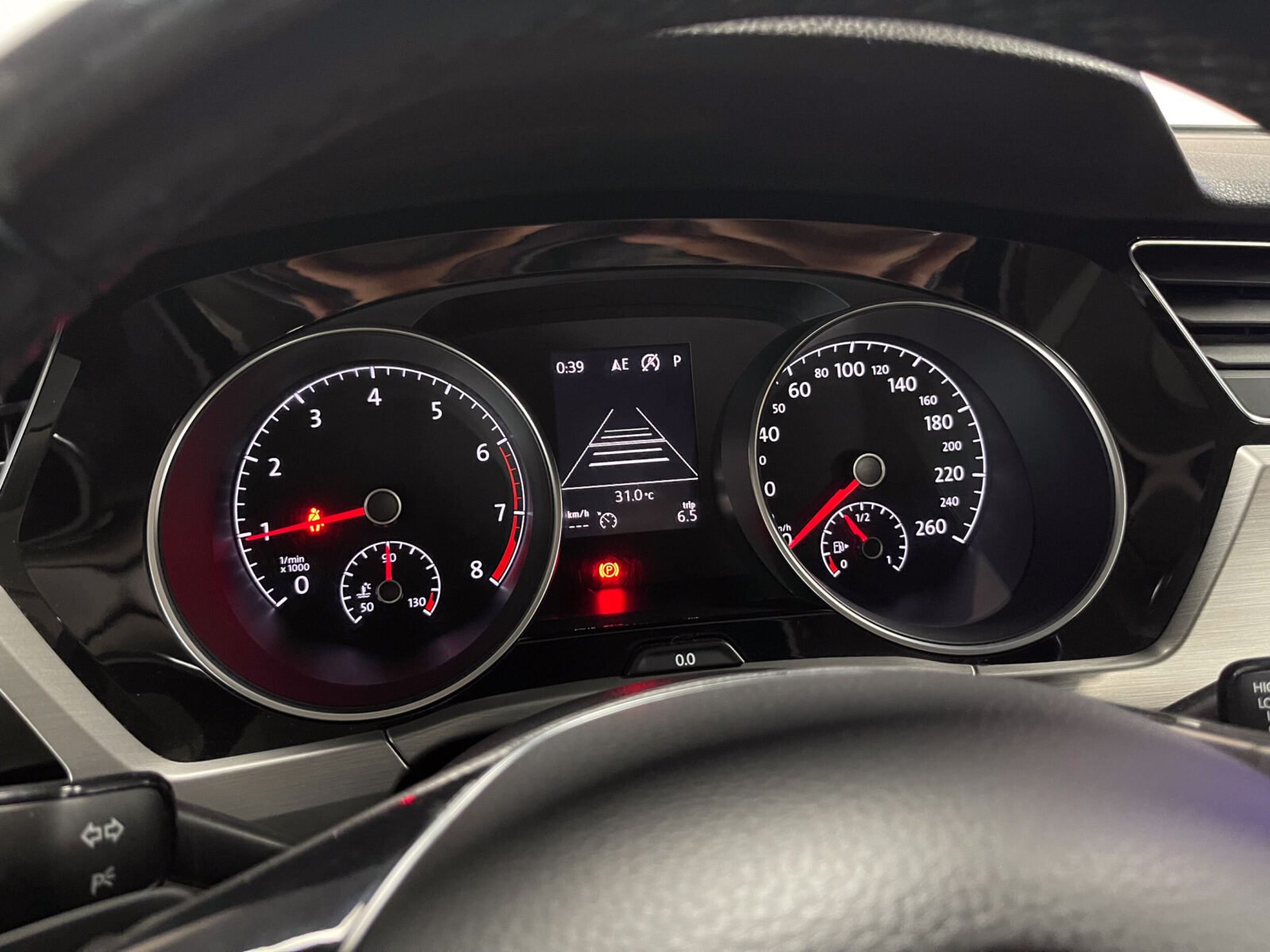 VOLKSWAGEN Touran 1.5 TSI DSG Sport