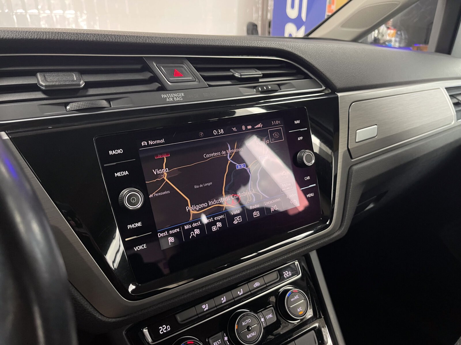 VOLKSWAGEN Touran 1.5 TSI DSG Sport