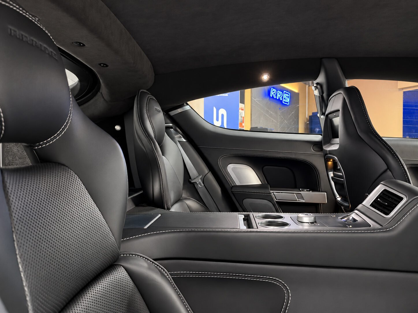 ASTON MARTIN Rapide V12 