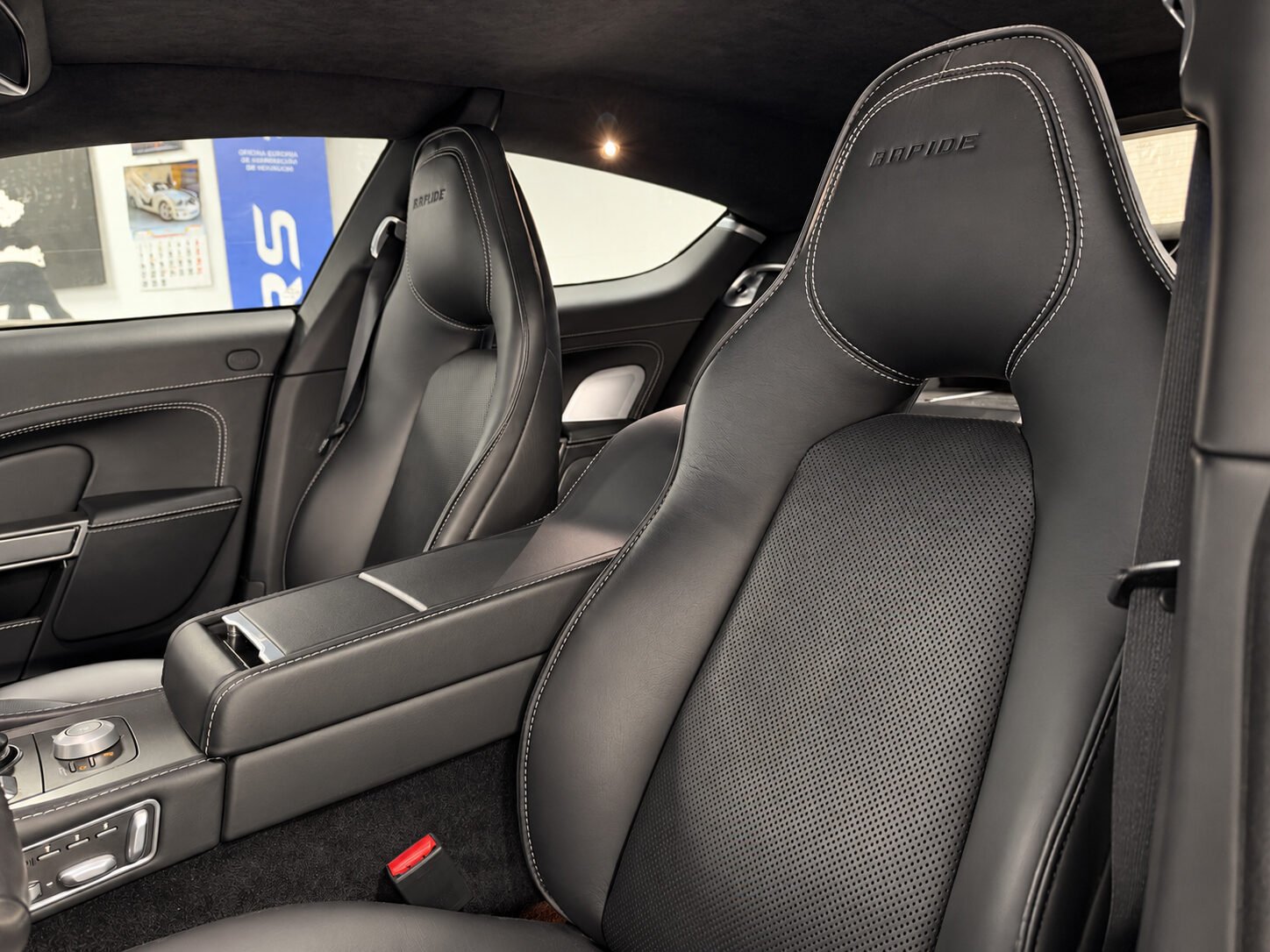ASTON MARTIN Rapide V12 