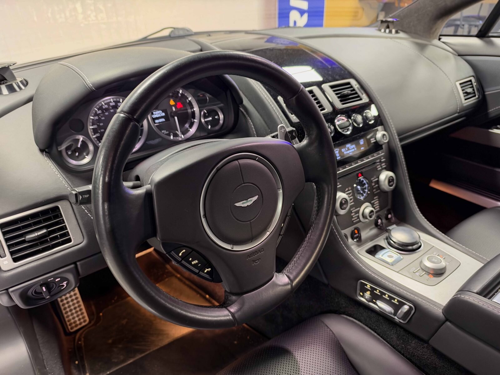 ASTON MARTIN Rapide V12 