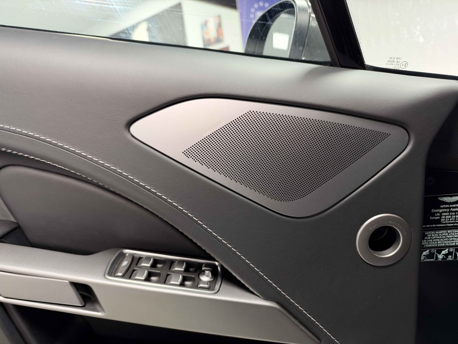 ASTON MARTIN Rapide V12 