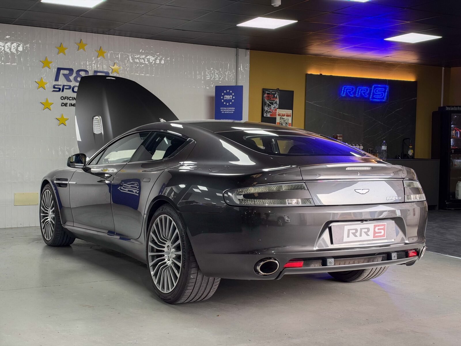 ASTON MARTIN Rapide V12 