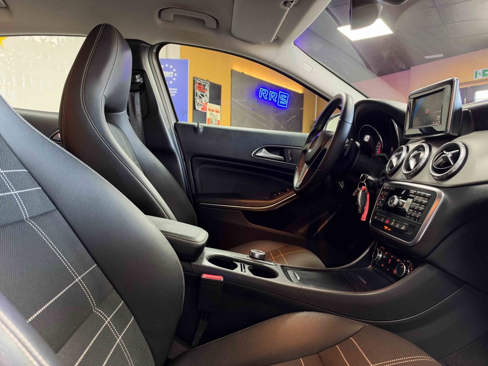 MERCEDES-BENZ GLA 220 CDI 4MATIC