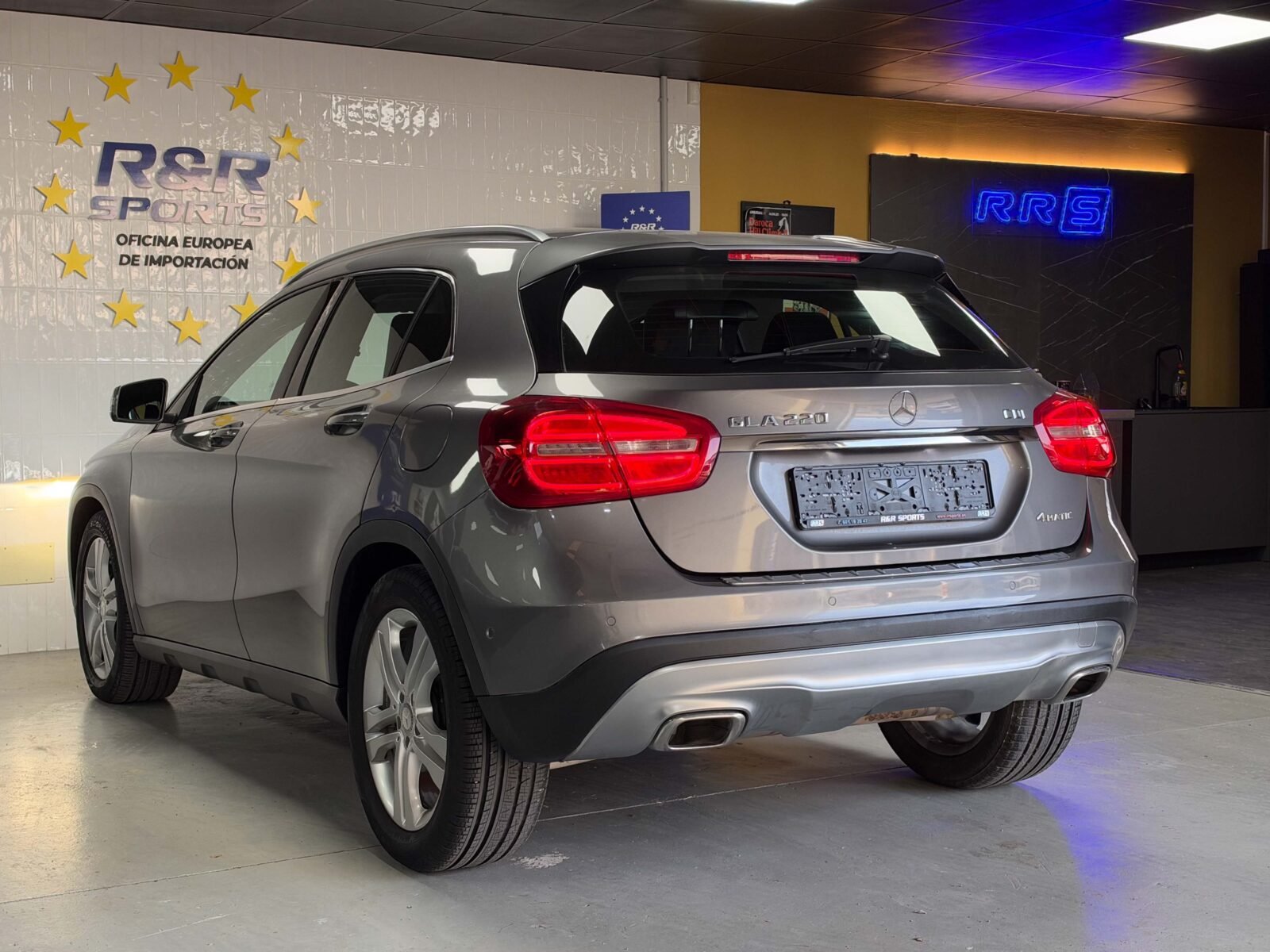 MERCEDES-BENZ GLA 220 CDI 4MATIC