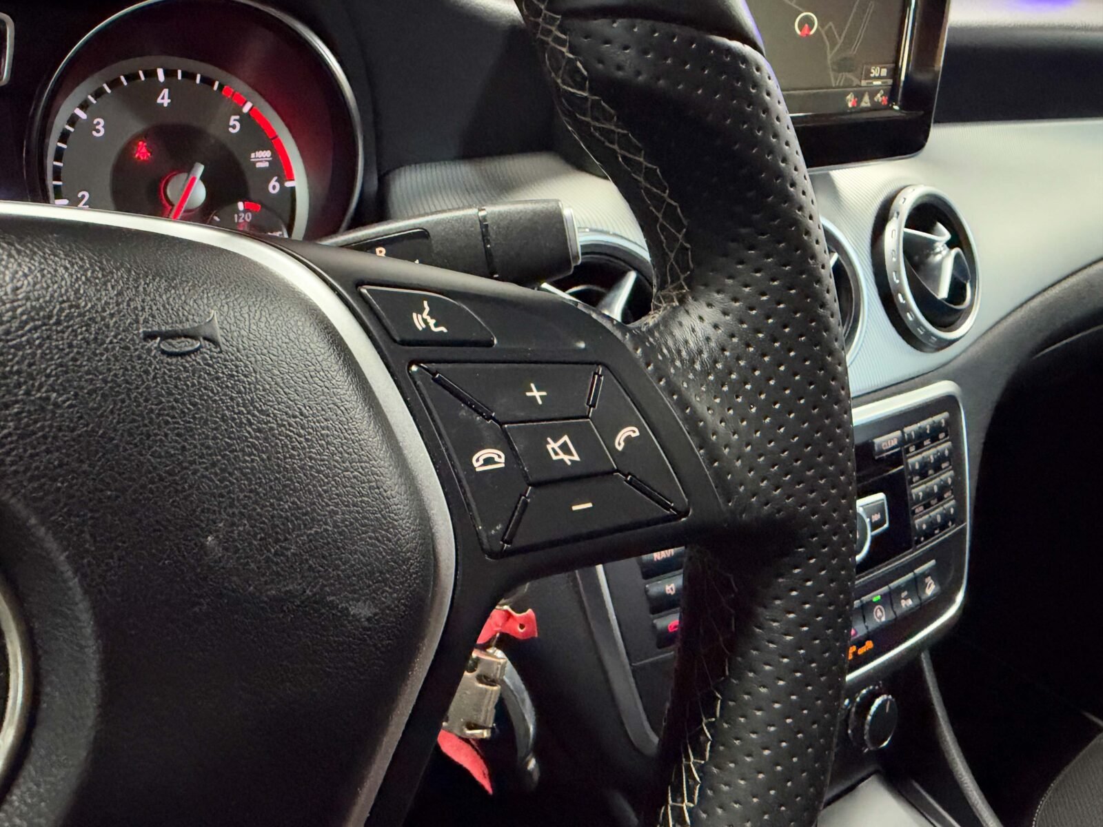 MERCEDES-BENZ GLA 220 CDI 4MATIC