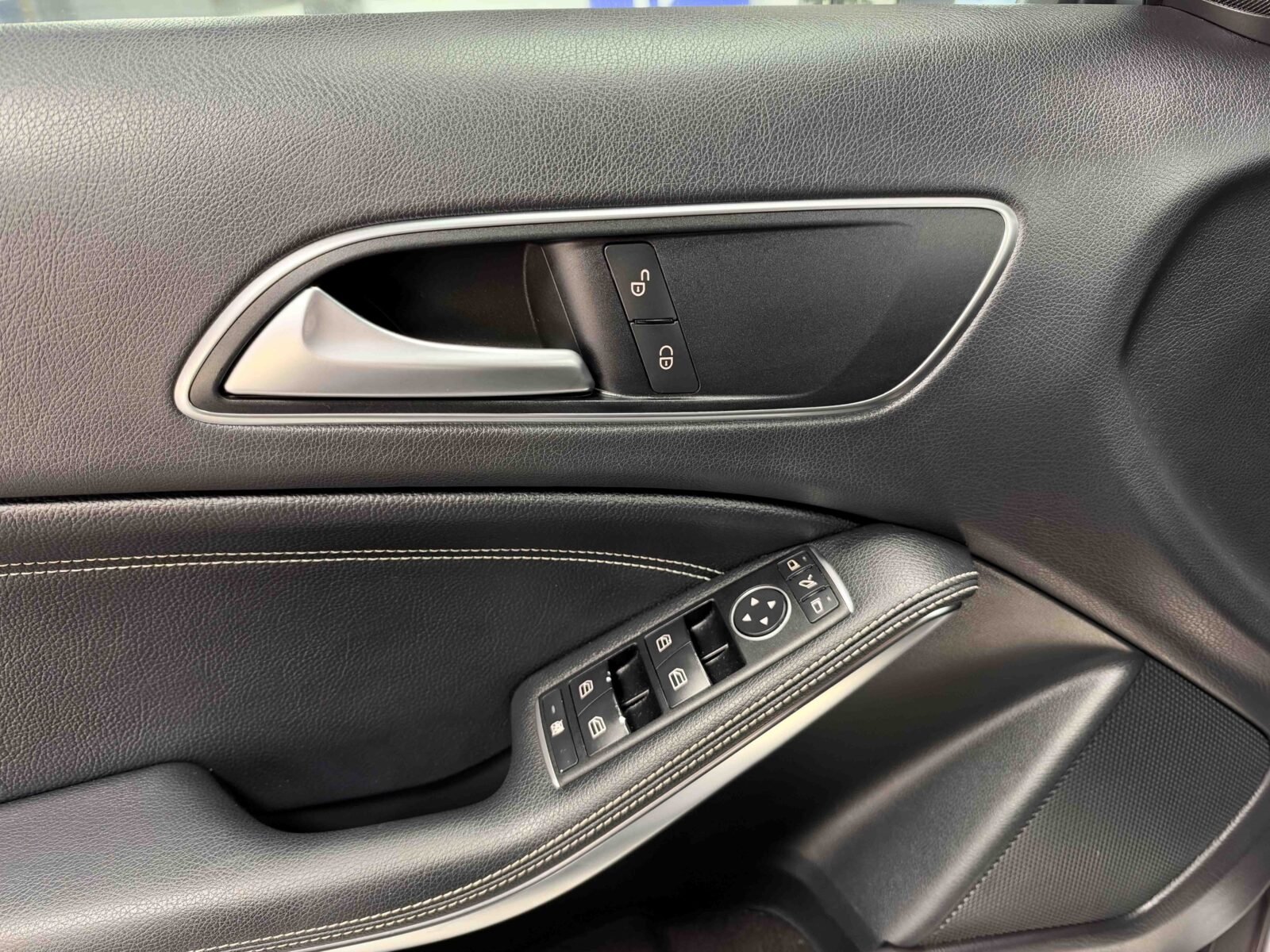 MERCEDES-BENZ GLA 220 CDI 4MATIC