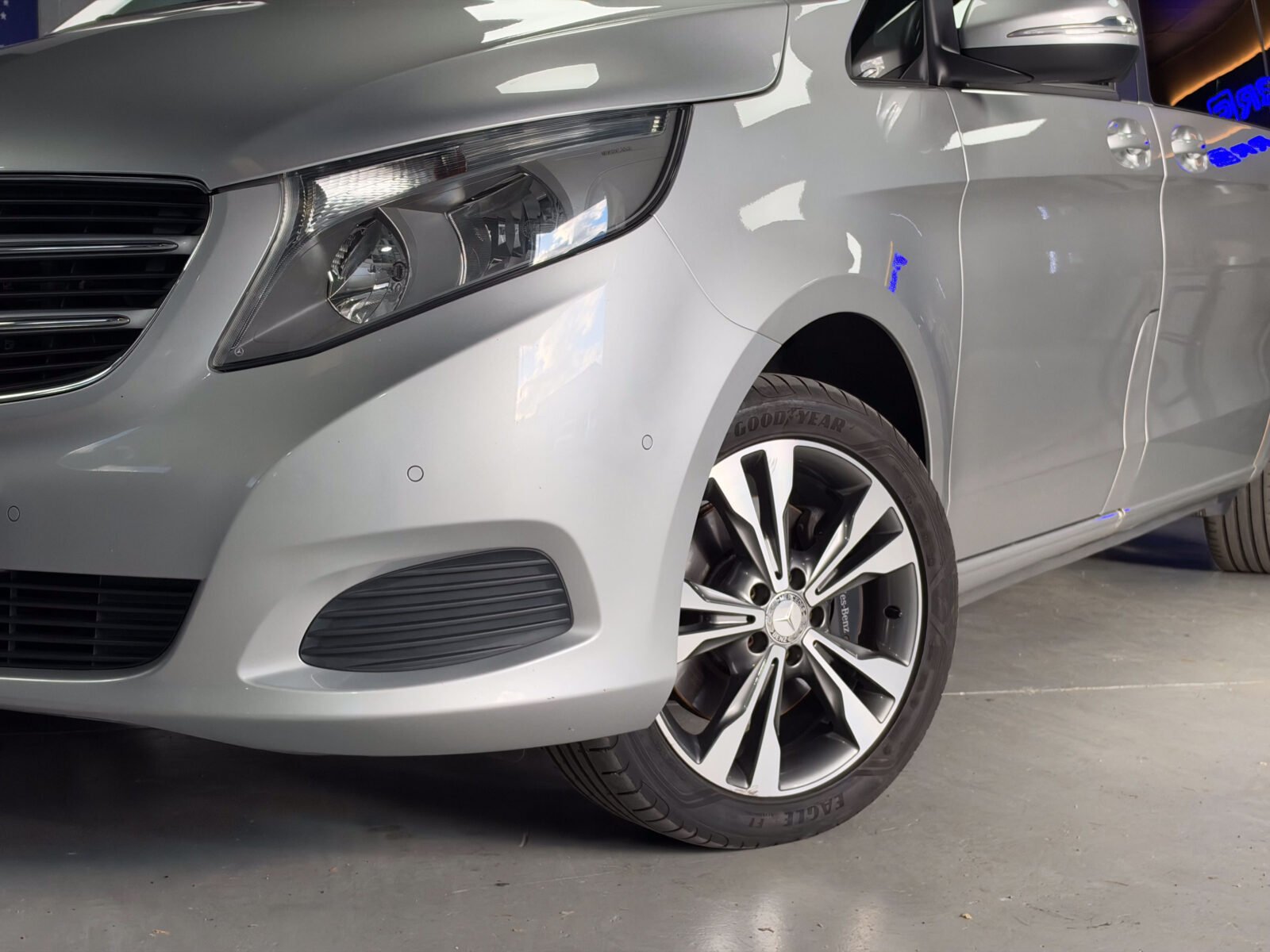 MERCEDES-BENZ Clase V 220 CDI Larga