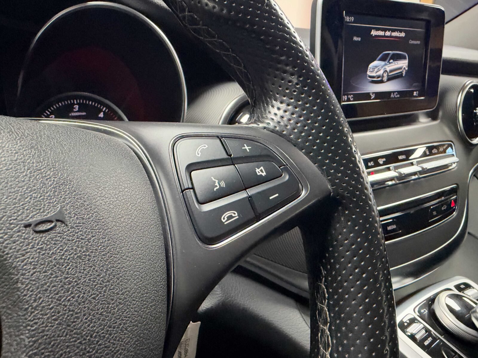 MERCEDES-BENZ Clase V 220 CDI Larga