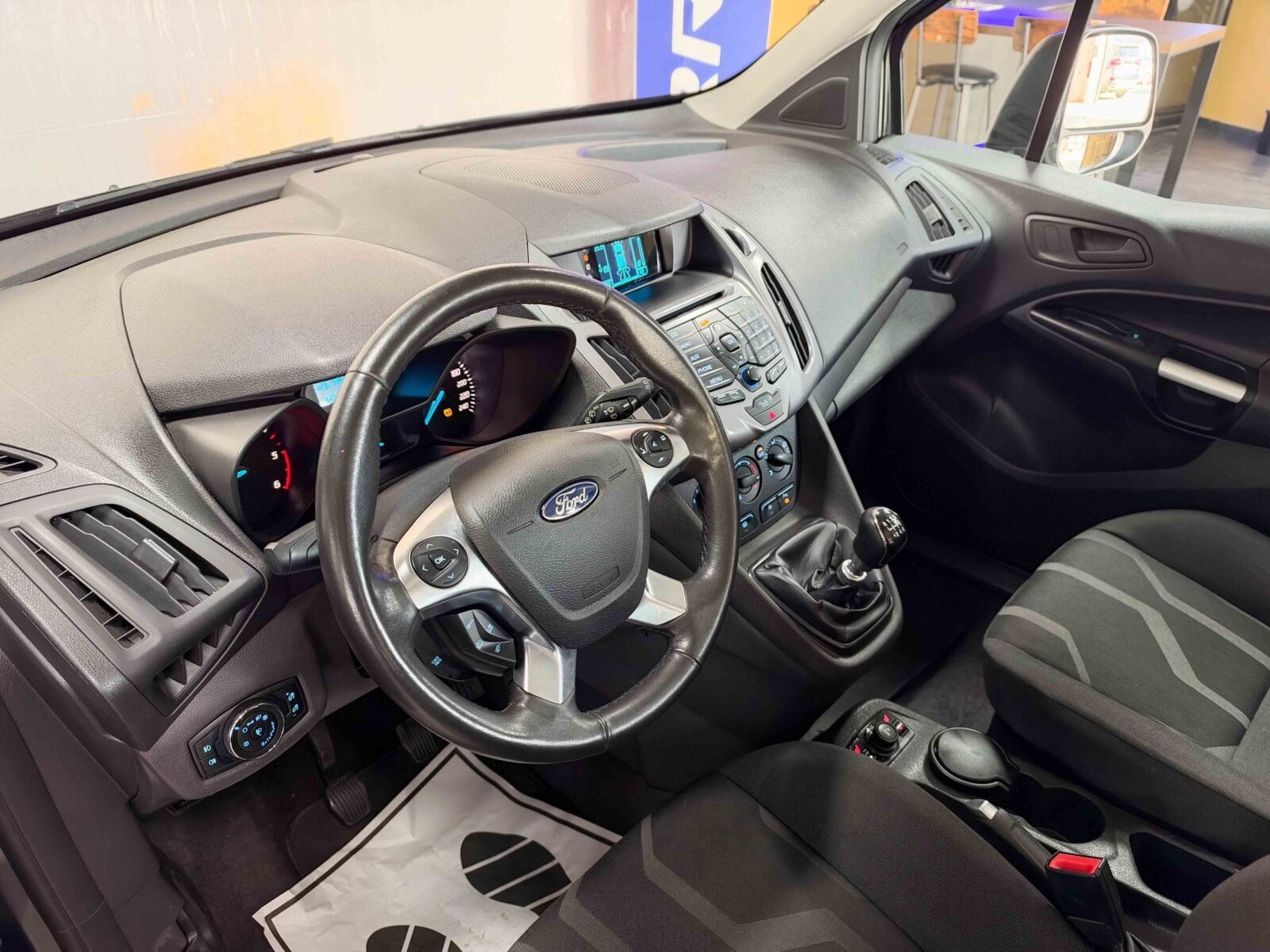 FORD Grand Tourneo 1.5 TDCi