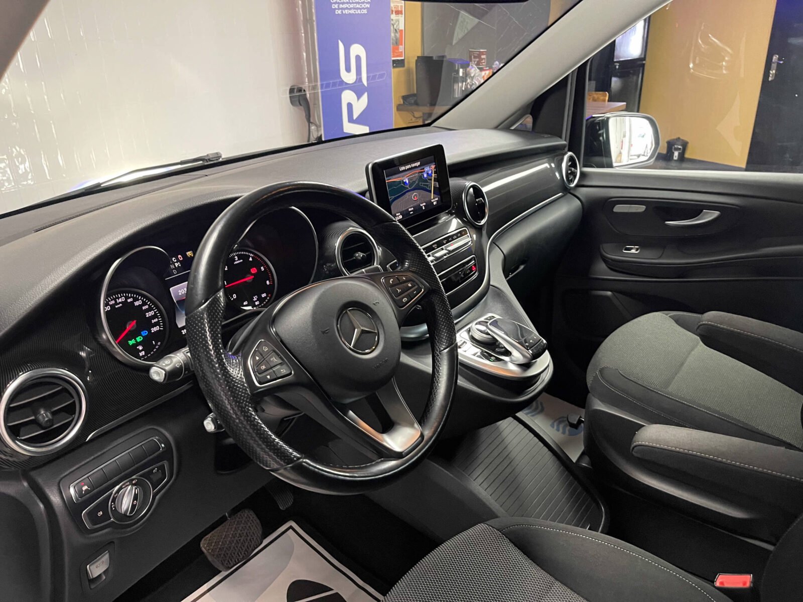 MERCEDES-BENZ Clase V 220 CDI Larga