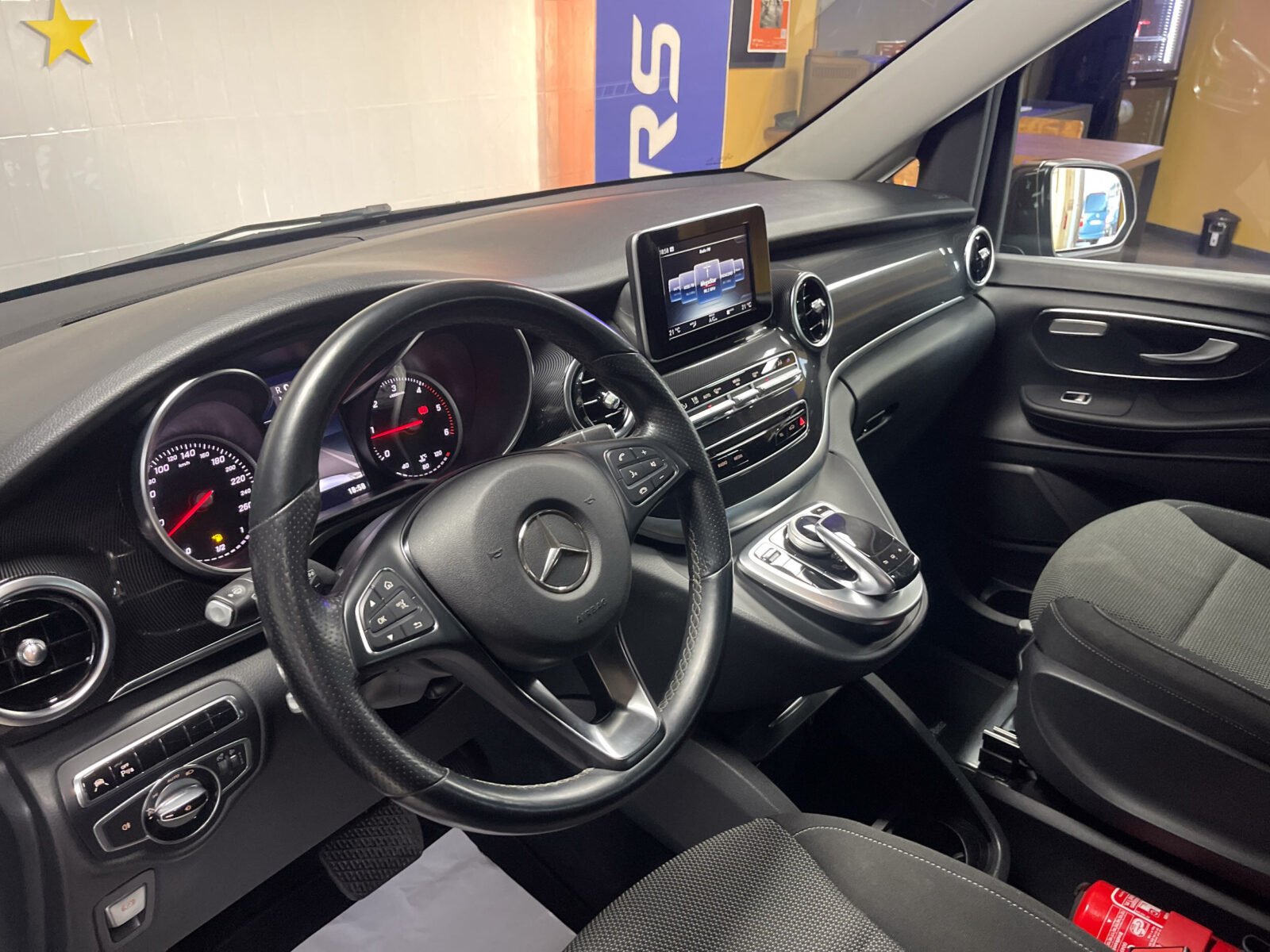 MERCEDES-BENZ Clase V 220 D Larga