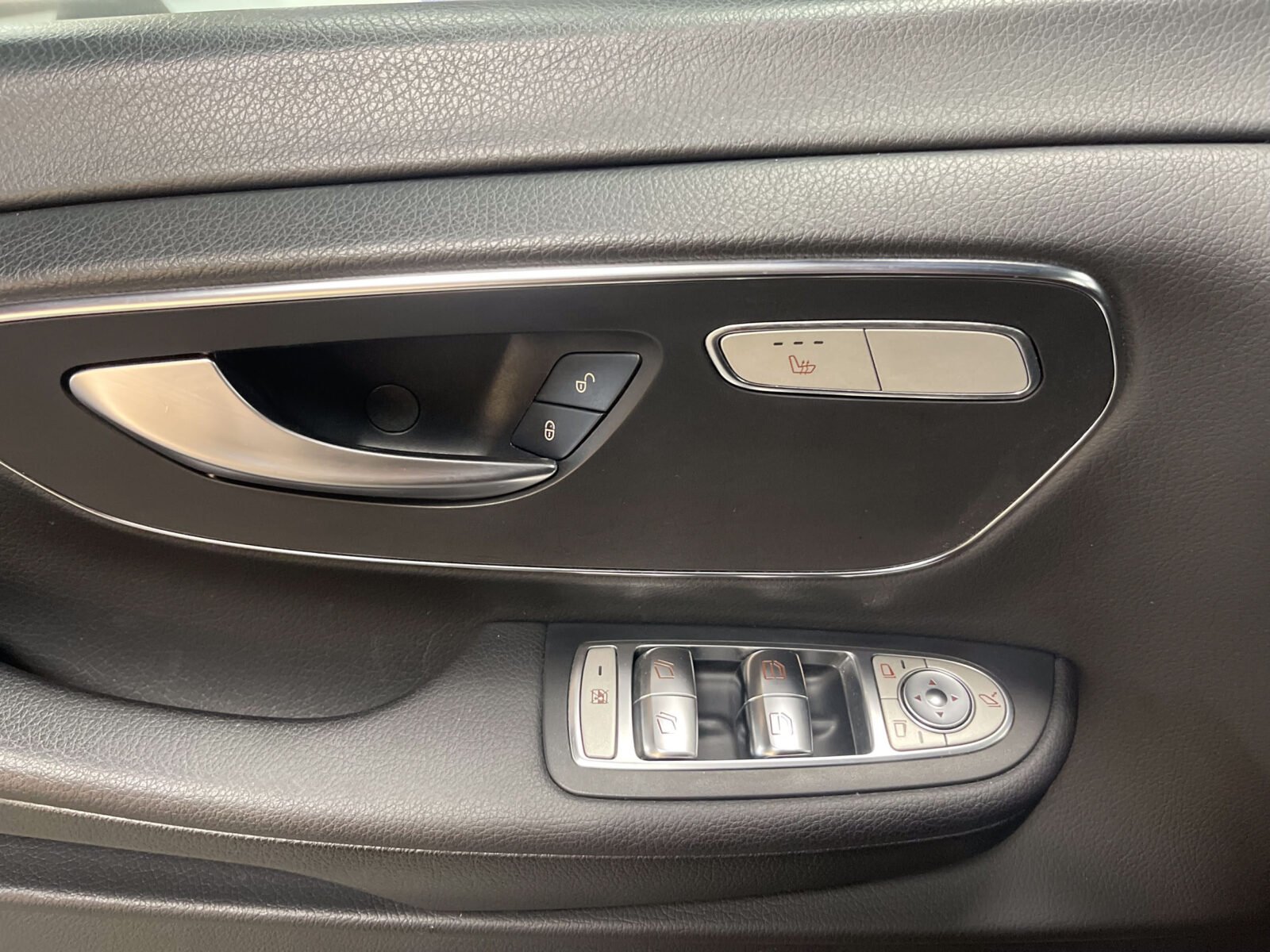 MERCEDES-BENZ Clase V 220 D Larga