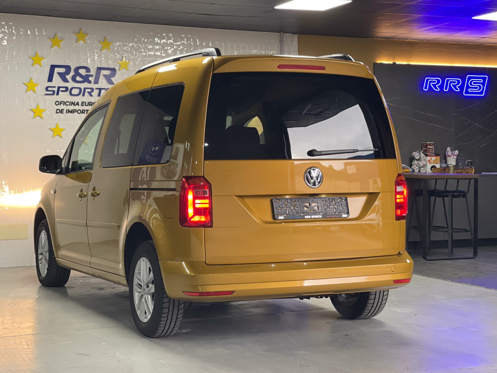 VOLKSWAGEN Caddy 2.0 TDI Comfortline Bluemotion Tech