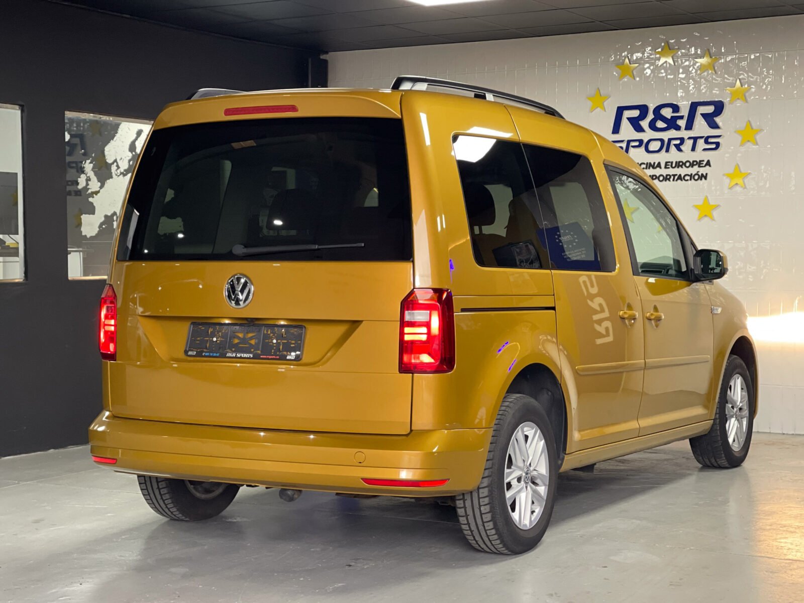 VOLKSWAGEN Caddy 2.0 TDI Comfortline Bluemotion Tech