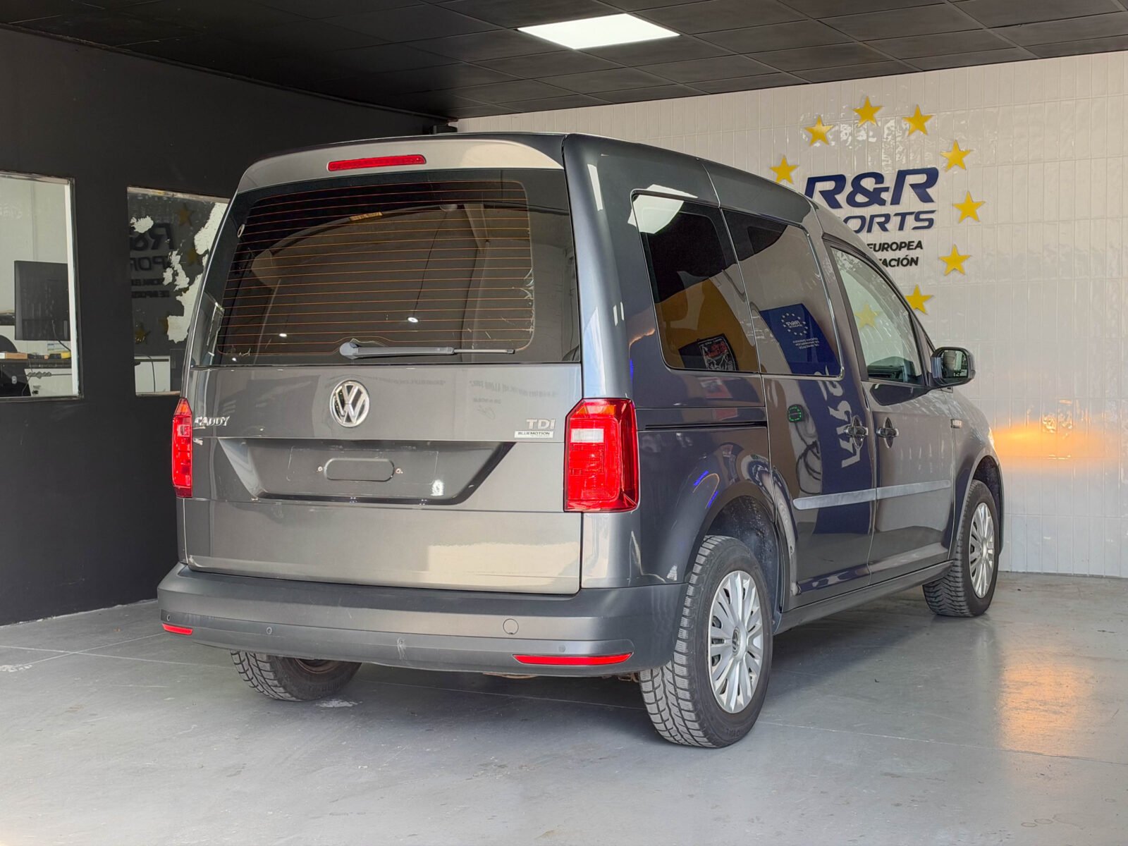 VOLKSWAGEN Caddy 2.0 TDI Trendline 