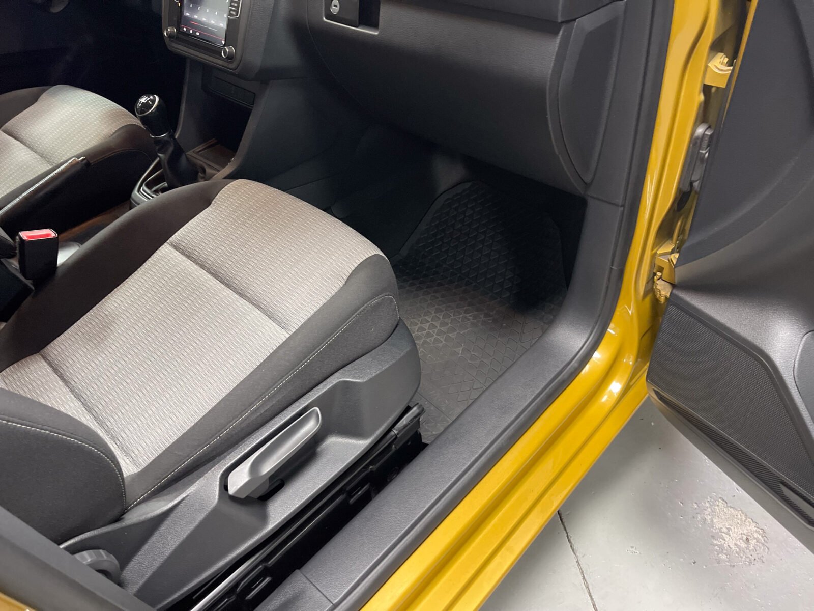 VOLKSWAGEN Caddy 2.0 TDI Comfortline Bluemotion Tech