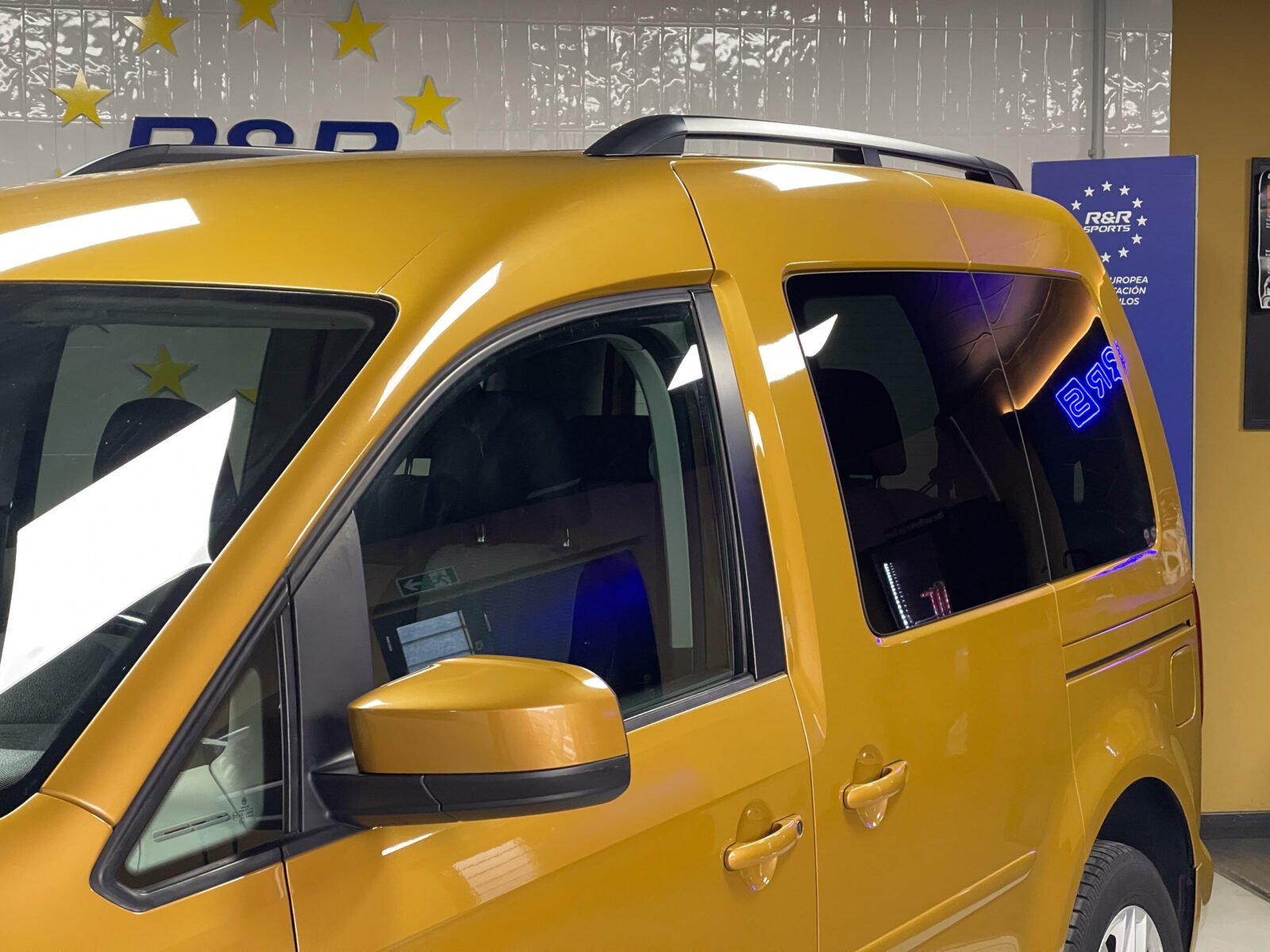 VOLKSWAGEN Caddy 2.0 TDI Comfortline Bluemotion Tech