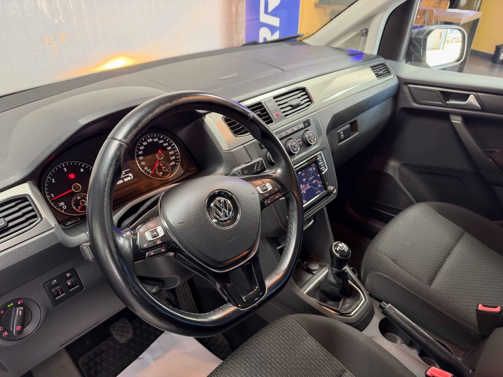 VOLKSWAGEN Caddy 2.0 TDI Trendline 