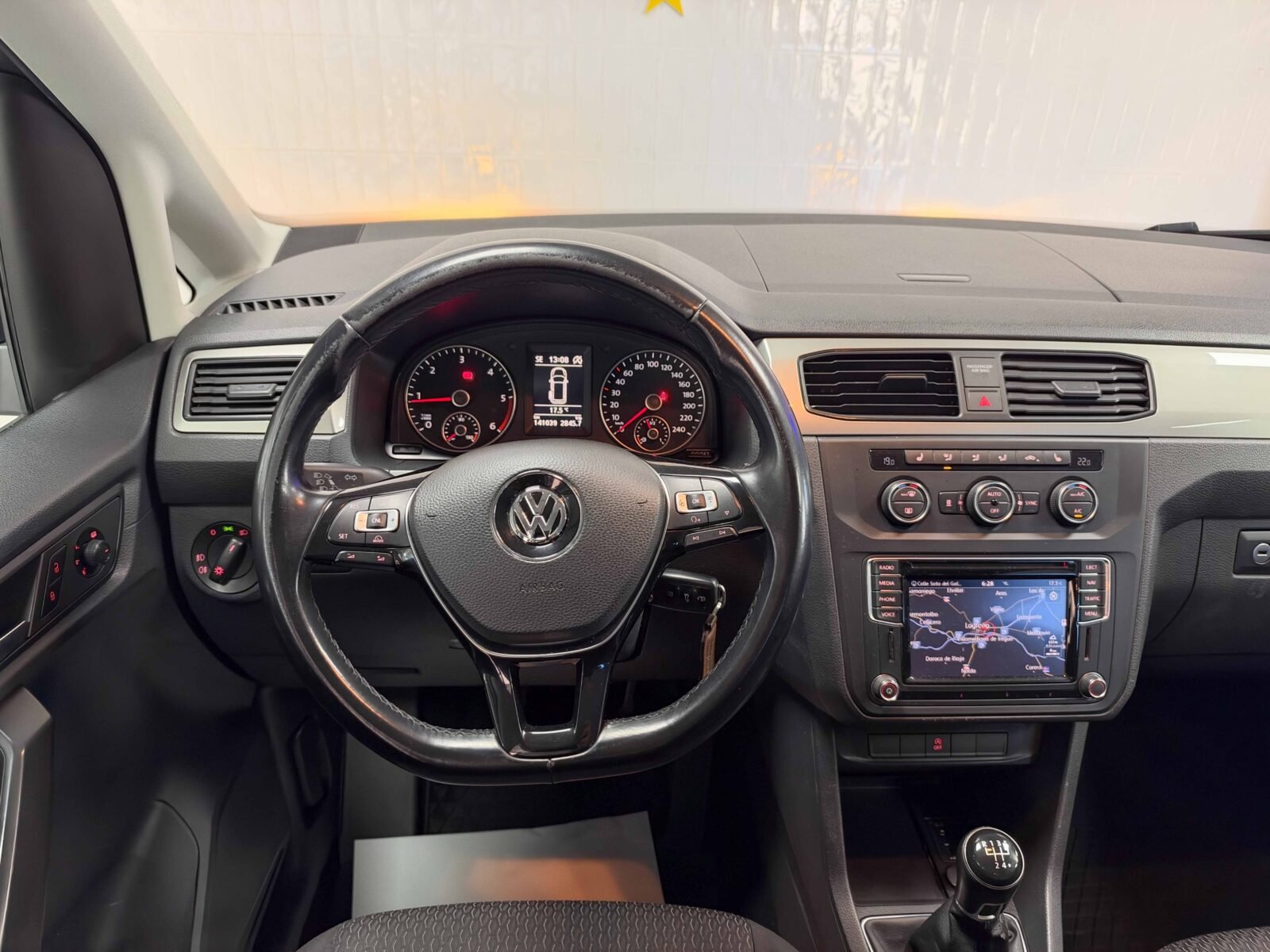 VOLKSWAGEN Caddy 2.0 TDI Trendline 